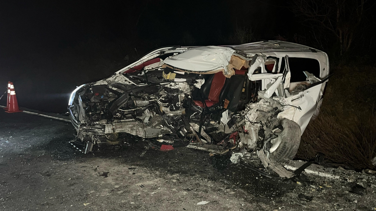 Sarıyer'de İETT Otobüsüyle Ticari Araç Kafa Kafaya Çarptı: 1 Ölü