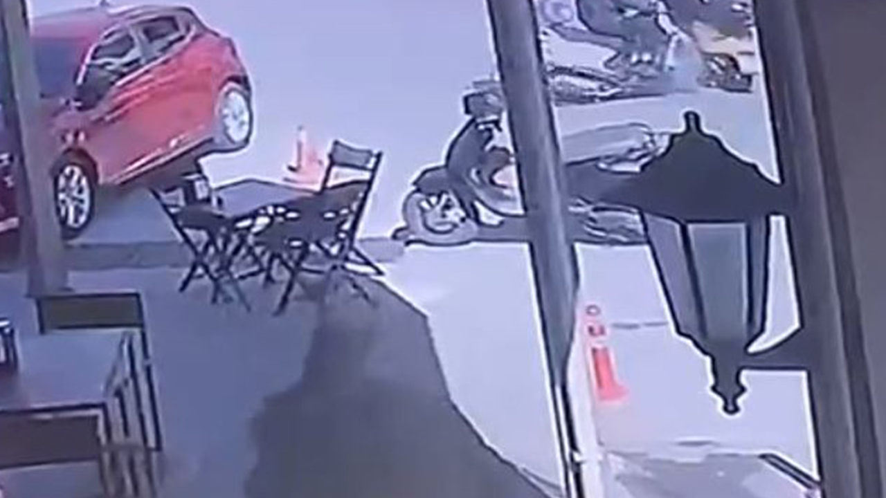 Motokuryeler Kafa Kafaya Çarpıştı, Korku Dolu Anlar Kamerada