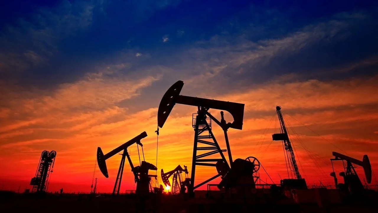 Çinli Petrol Şirketi Sinopec, 140 Milyon Ton Yeni Kaya Petrolü Rezervi Keşfetti