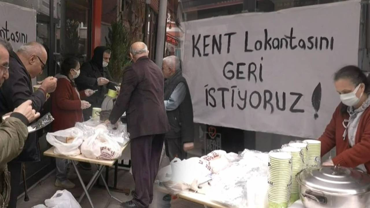 Şişli'de Kent Lokantası Kapatıldı, Mahalleli 'Halk Sofrası' Kurdu: 'Aç Kalmamızı İstiyorlar, Bu Siyasi Bir Karardır'