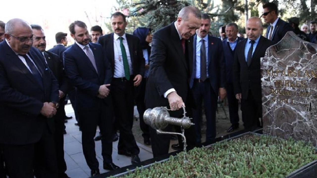 Cumhurbaşkanı Erdoğan'dan Türkeş'in Ölüm Yıl Dönümünde Mesaj