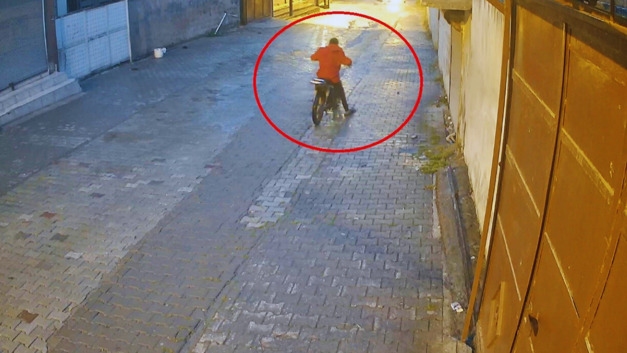 Tüm Mahalleyi Şoke Eden Hırsızlık: Çaldığı Motosiklet Arızalandı, Yenisini Çaldı