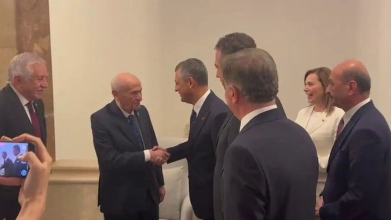 Bahçeli ile Özel Arasında Dikkat Çeken Diyalog: 'Çok Hareketlisiniz Maşallah'