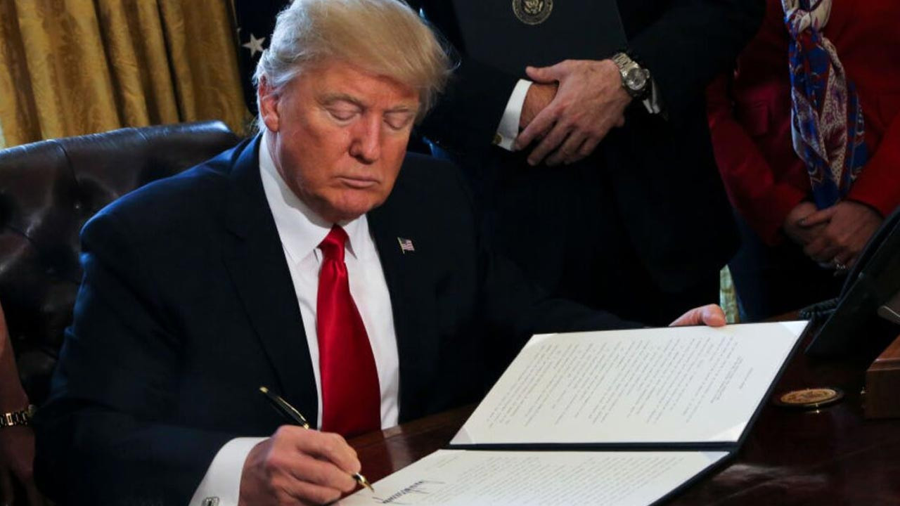 Trump Gümrük Duvarlarını Yükseltti! ABD Çelik ve Alüminyum Vergisini İkiye Katladı