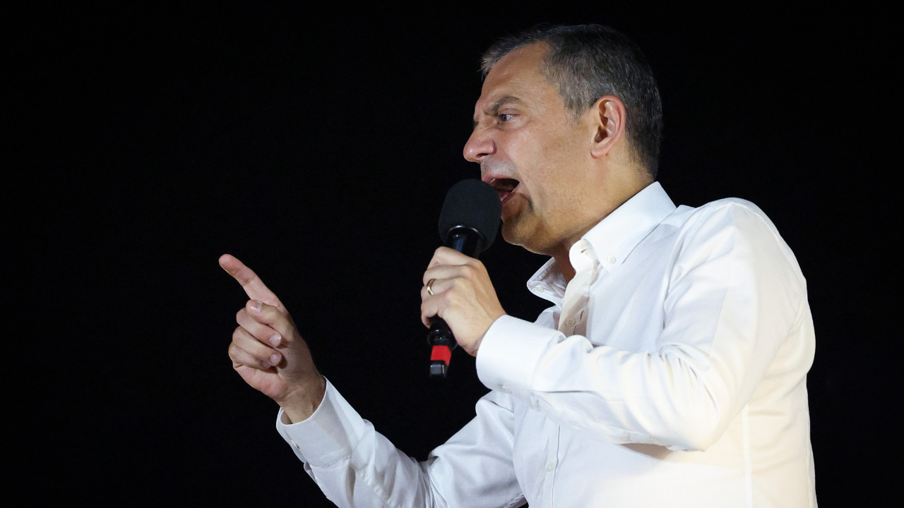 CHP Lideri Özgür Özel Gaziosmanpaşa'da Vatandaşa Seslendi