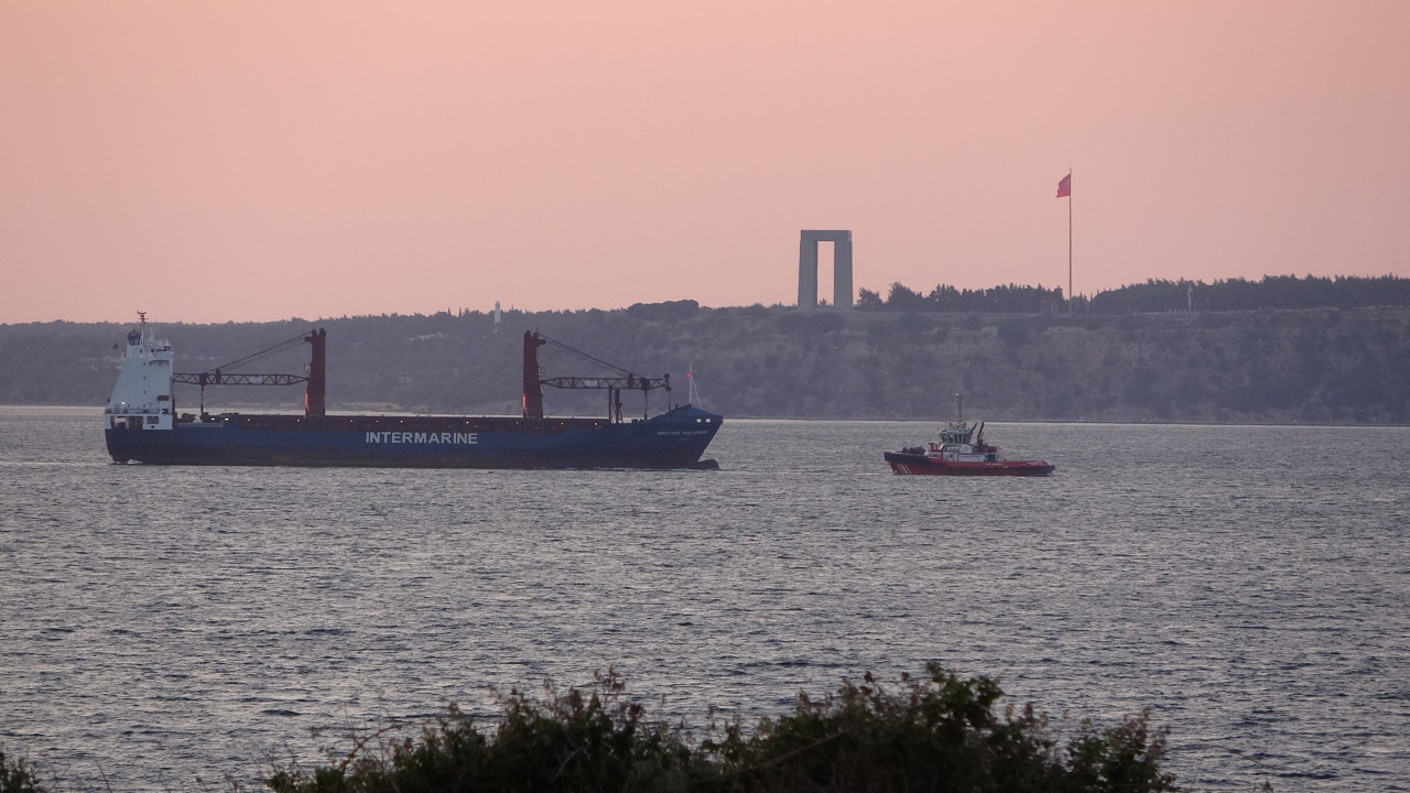 Çanakkale Boğazı'nda Yük Gemisinde Yangın