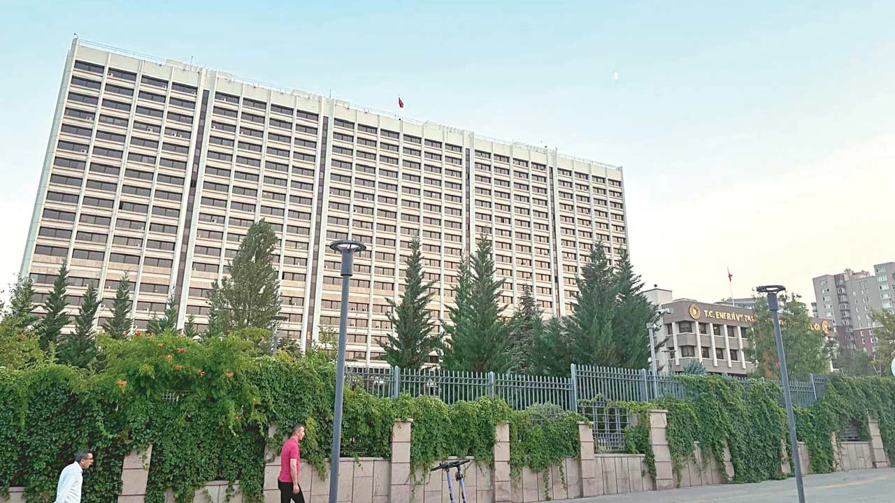 TEİAŞ’ta 109 Milyonluk Tadilatta Skandal İddia! Resmi Tatilde Gizlice Yapıldı, 3 Bin 500 Kişinin Canı Tehlikede - Resim : 2