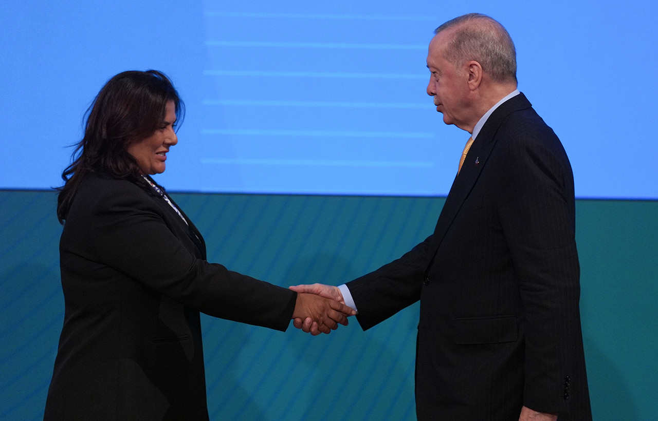 Cumhurbaşkanı Erdoğan'dan AKP'nin Kuruluş Yıl Dönümü Programında Flaş Açıklamalar, Özlem Çerçioğlu AKP'ye Katıldı