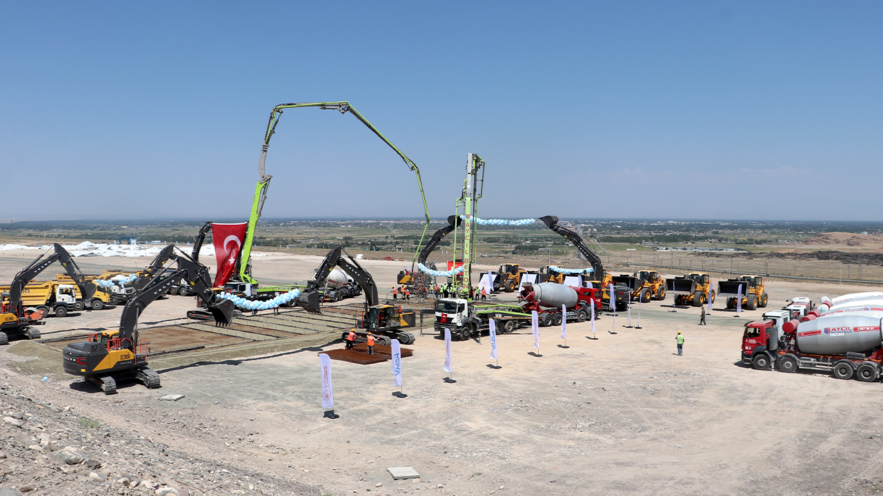 Türkiye’den 110 Milyarlık Tarihi Adım! Avrasya'nın Kalbine Uzanan Hat: Zengezur Koridoru... 5,5 Milyon Yolcuya Kapı Açacak - Resim : 1