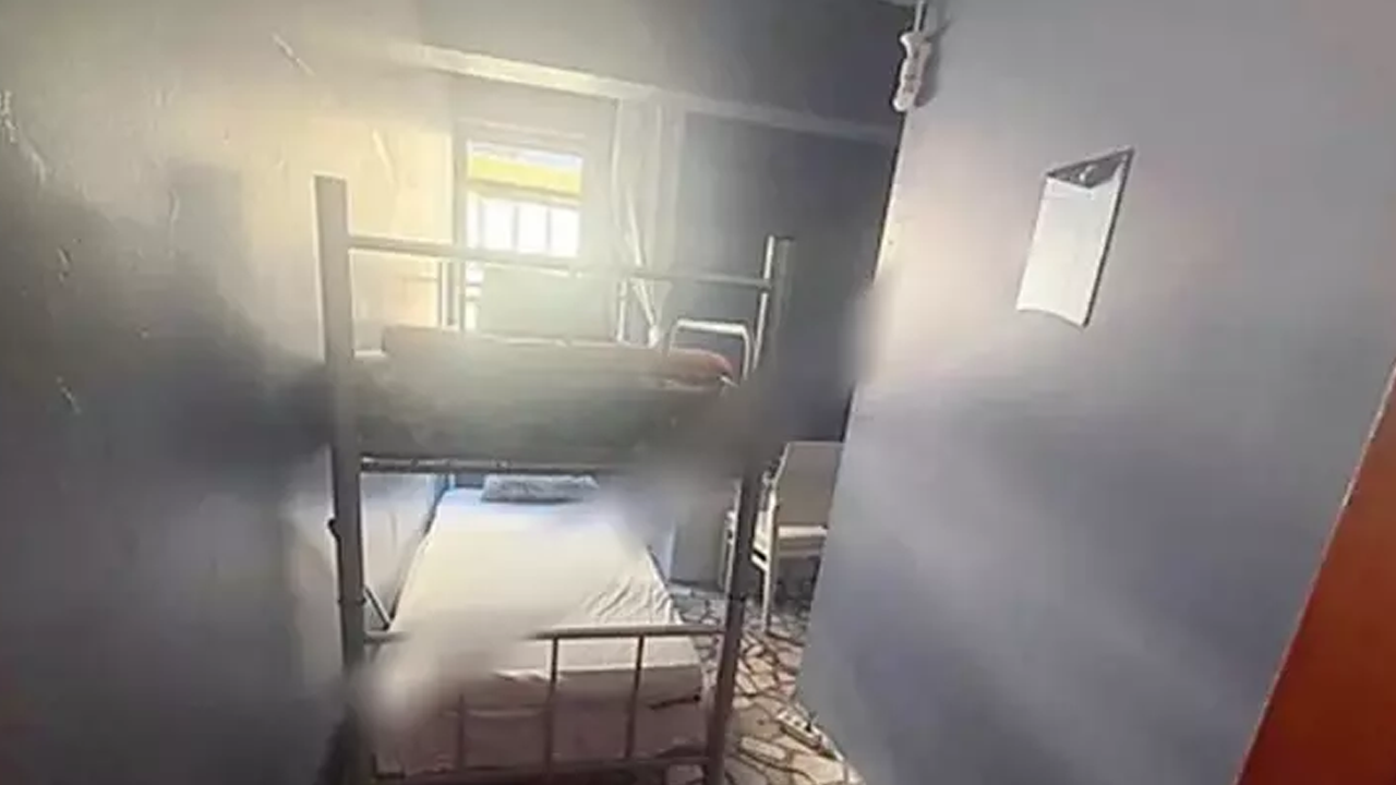 Aylık 4 Bin TL’ye Pansiyon Değil ‘Çöplük’! Öğrencilere Barınma Tuzağı! Yangın Merdiveni Yok, Camlar Kırık, Koku Dışarı Taşıyor - Resim : 1