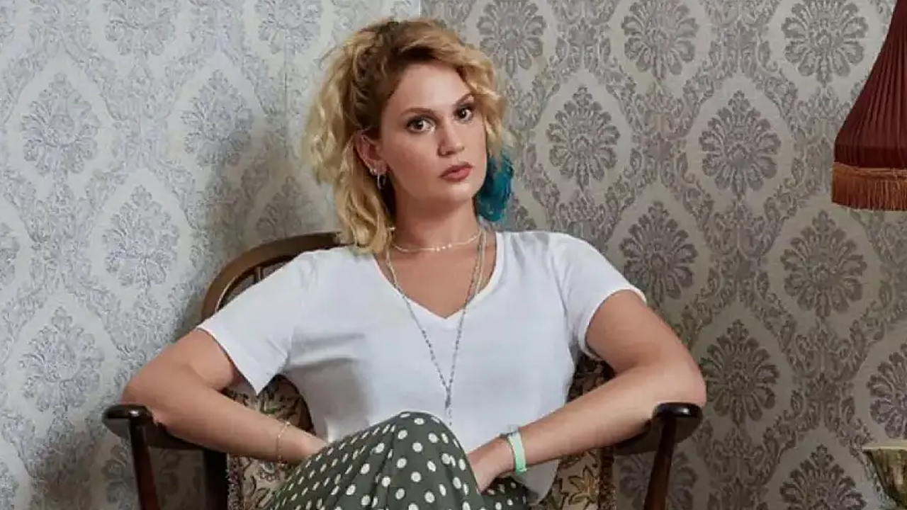 Farah Zeynep ve Gökhan Özoğuz’un Sıra Dışı Yemek! Otoparkta Kurulan Masanın Sırrı Ortaya Çıktı - Resim : 1