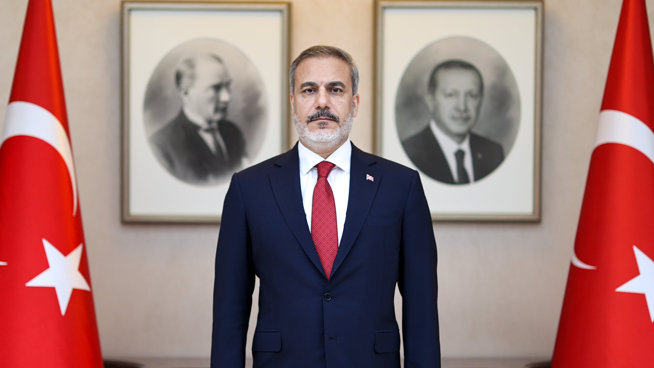 Hakan Fidan’dan İngiltere ile Kritik Temas! Rusya-Ukrayna Savaşı da Masada - Resim : 2