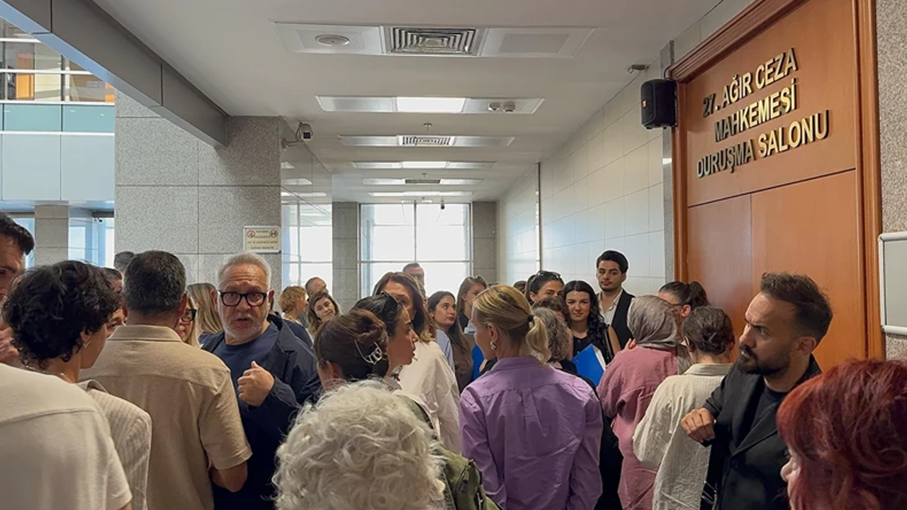 240 Gün Sonra ‘Sektör Bana Sahip Çıkmadı’ Diyerek Sitem Etmişti! Ünlülerden Ayşe Barım’a Limitli Destek - Resim : 3