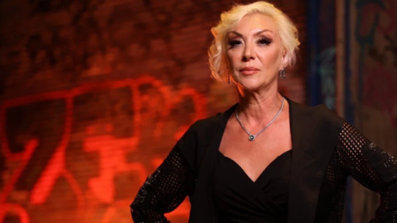 'Arabeskin Kraliçesi' Güllü'ye Acı Veda! Tabutu Başında Gözyaşları Sel Oldu - Resim : 6