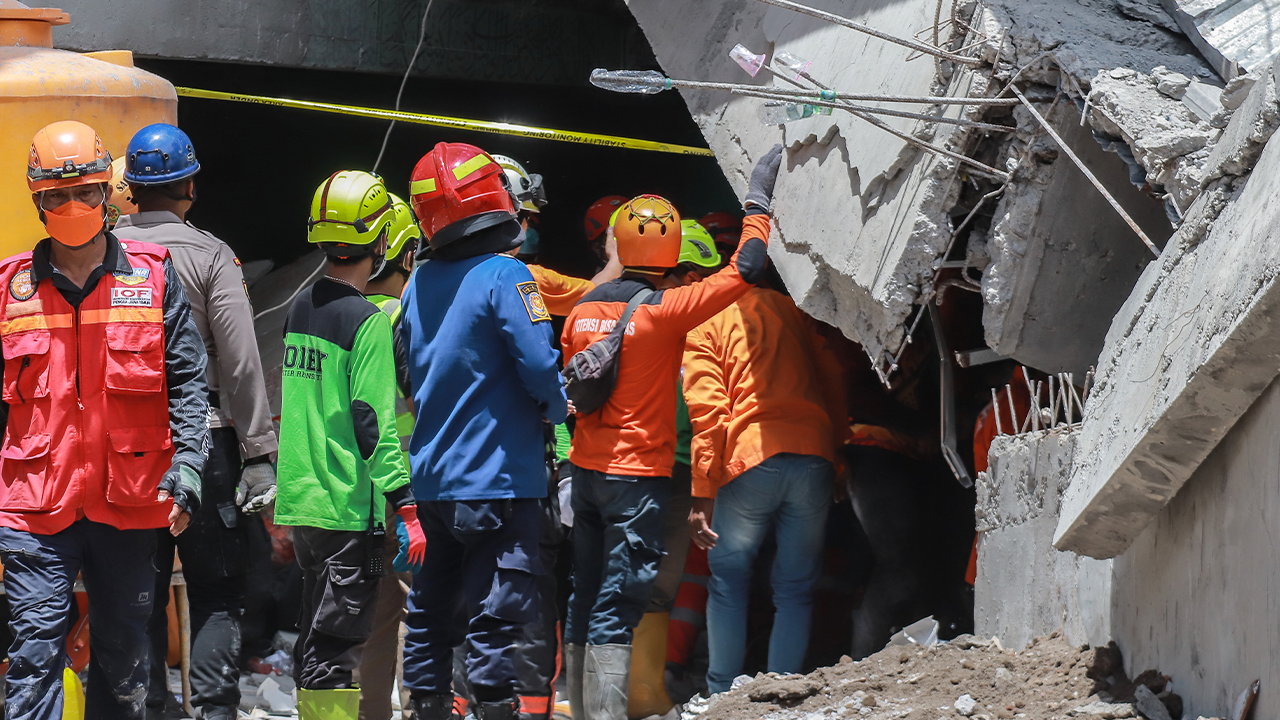 Endonezya’da  2025'te En Fazla Can Kaybına Yol Açan Facia! Ölü Sayısı 50’ye Ulaştı - Resim : 3