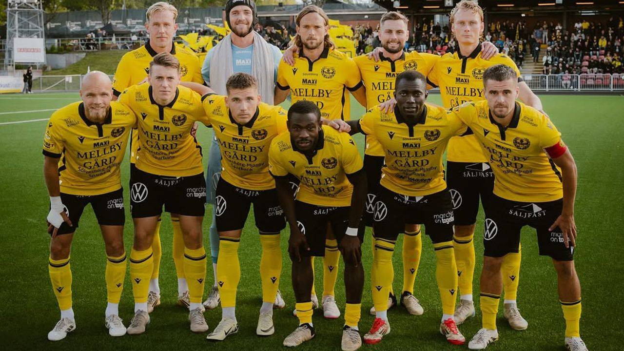 Köy Takımından Şampiyonluğa Uzanan Başarı! 800 Kişiyle Ülkede Tarih Yazdılar: Önlerinde Tek Engel Kaldı - Resim : 1