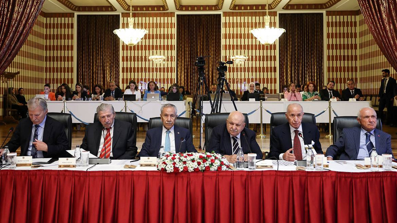 Eski Meclis Başkanı Bülent Arınç'tan Gündem Yaratacak Çıkış: 'Gerekirse İmralı'ya Ben Gider, Öcalan'la Görüşürüm' - Resim : 2