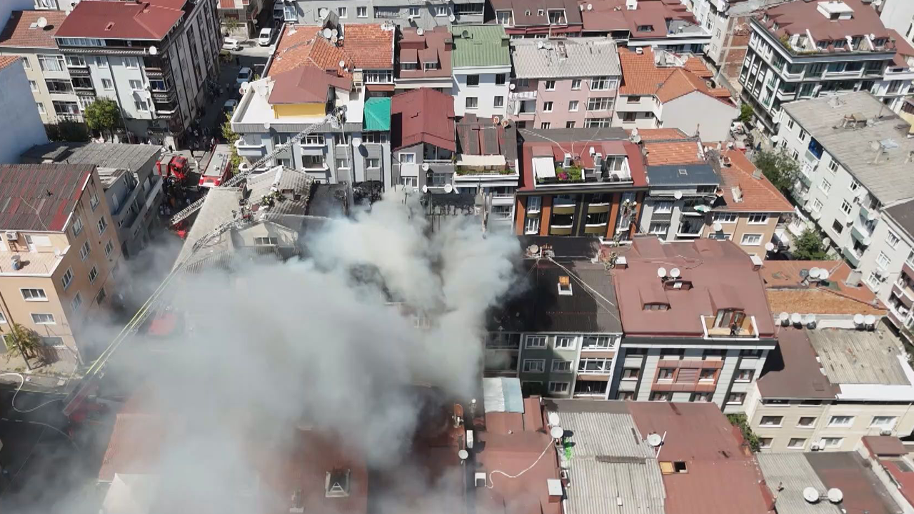 Gaziosmanpaşa'da Yangın Faciası: Bir Kişinin Cesedine Ulaşıldı - Resim : 1